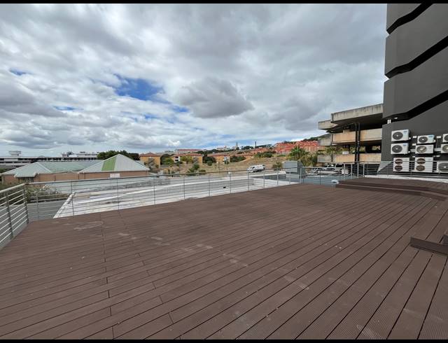 687M² BUSINESS TO LET IN WOODSTOCK